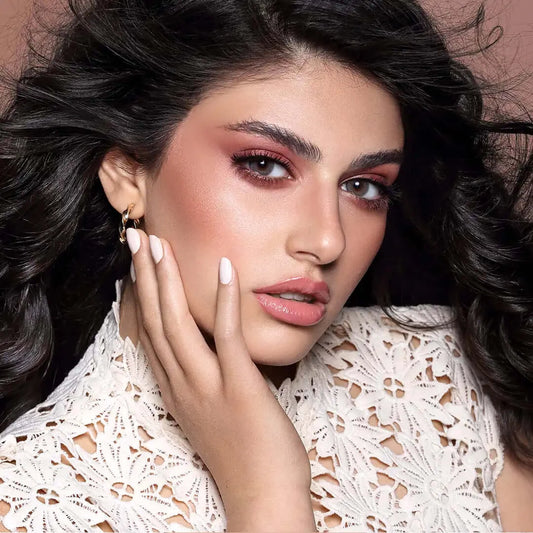 ڈائمنڈ ایلور سنہرے بالوں والی